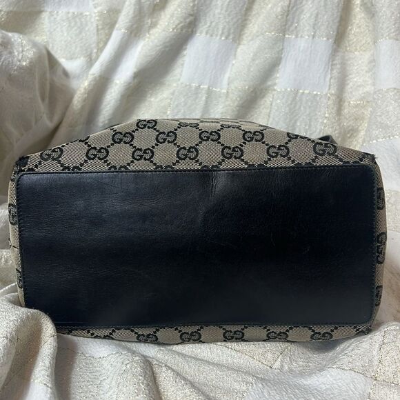 Gucci Beige and Black Patterned Tote - Picture 5 of 16